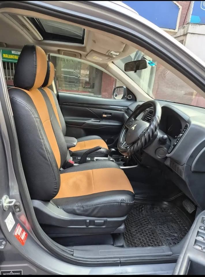 MITSUBISHI OUTLANDER view 5