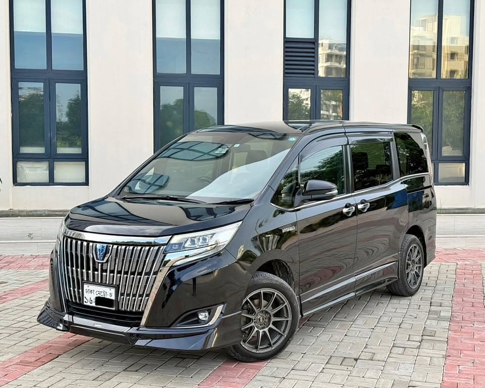 Toyota esquire gi premium black tailored