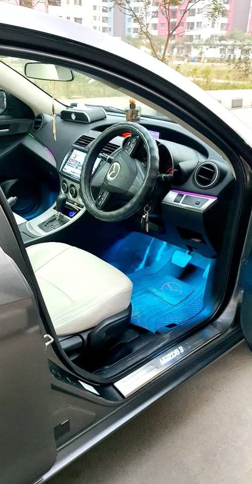 Mazda Axela 2011 view 3