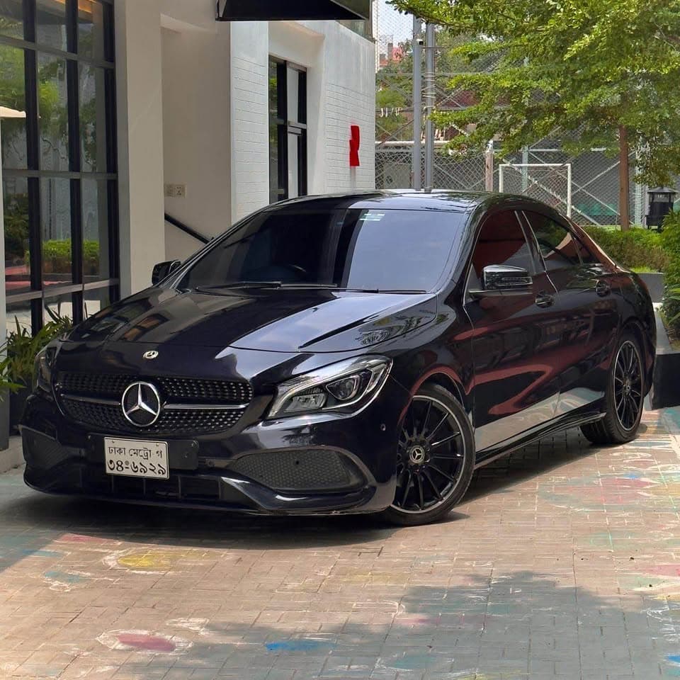 Mercedes-Benz CLA 180 AMG Night Edition