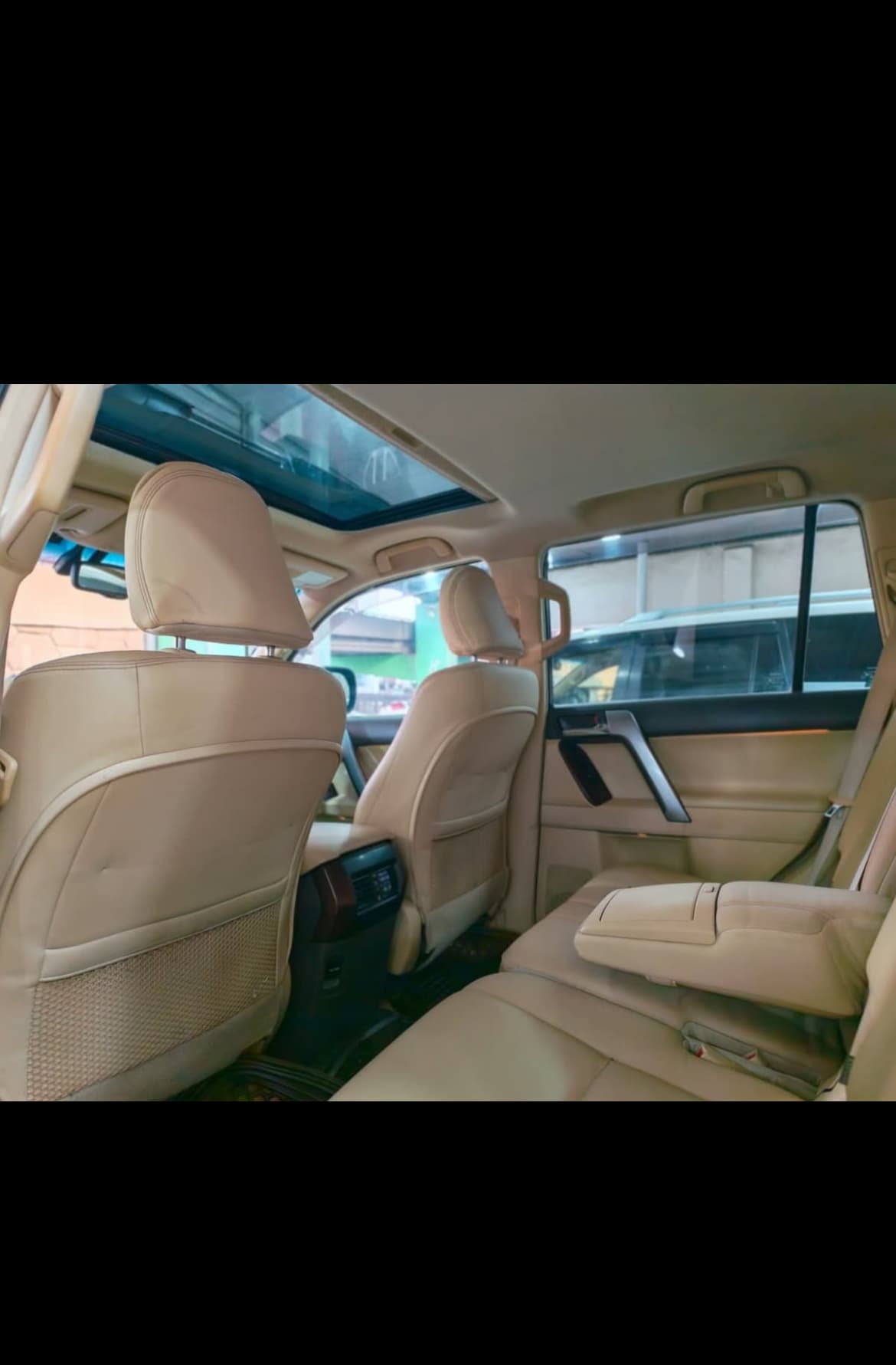Toyota Prado view 3