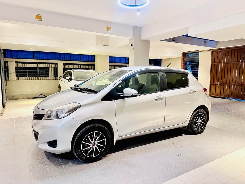 Toyota Vitz 2011 view 2