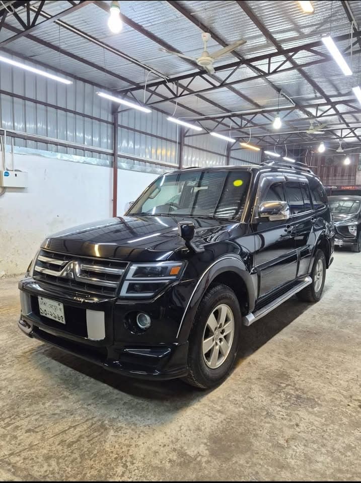 MITSUBISHI PAJERO V93 view 5