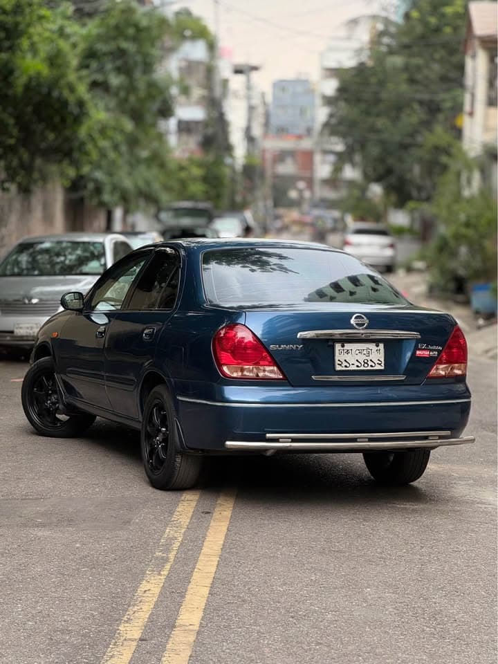 Nissan Sunny 2007 view 5