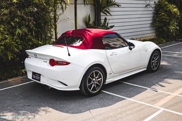 Mazda MX5 Roadster 2020 view 4