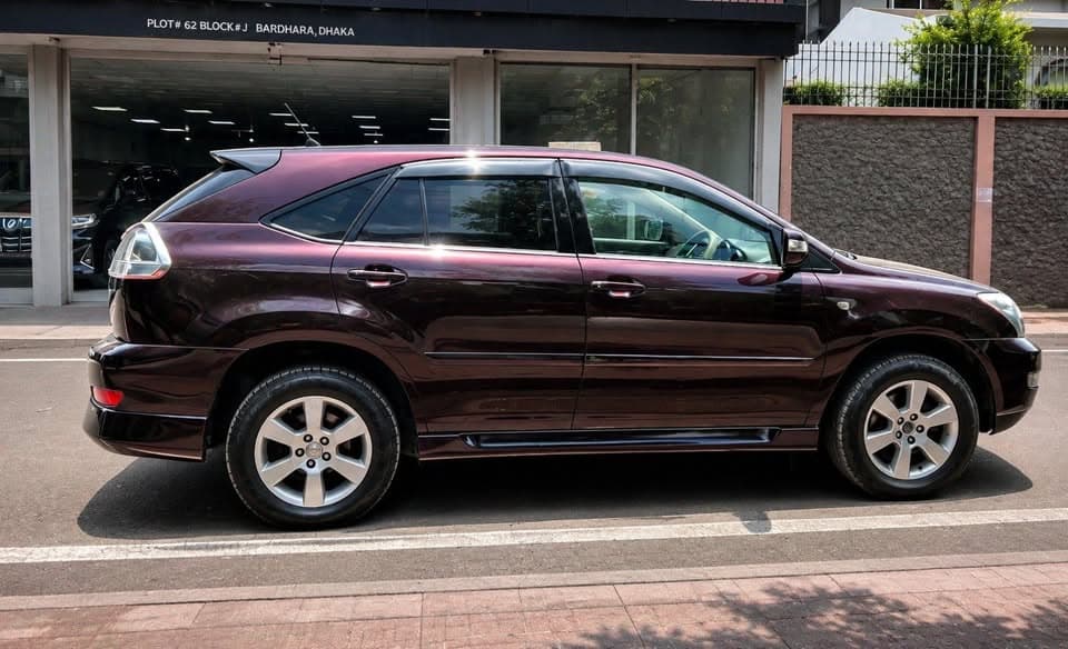 Toyota Harrier 2004 view 5