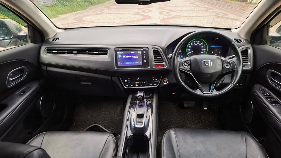 Honda Vezel Z Pkg view 4