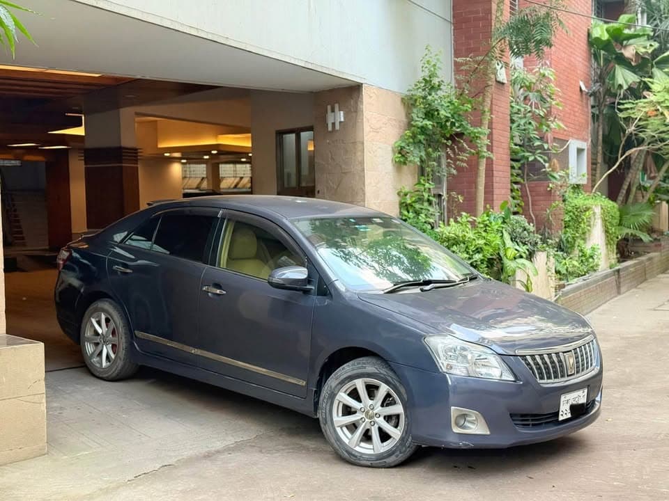 Toyota Premio FEX view 3