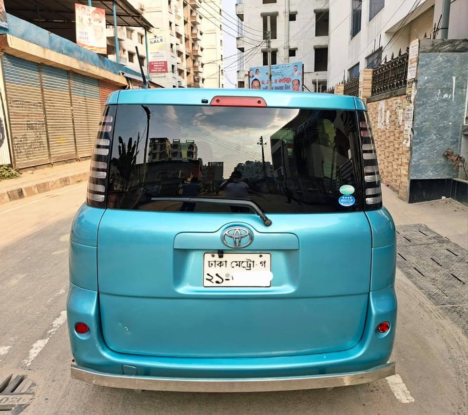 Toyota Sienta (Key Start Octane+LPG Drive) view 3