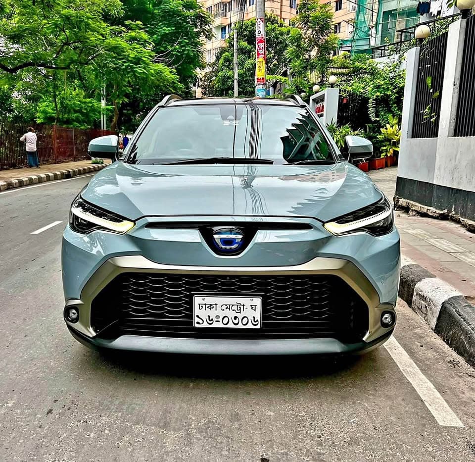 2022 Toyota Corolla cross Japan Panoramic moonroof z package