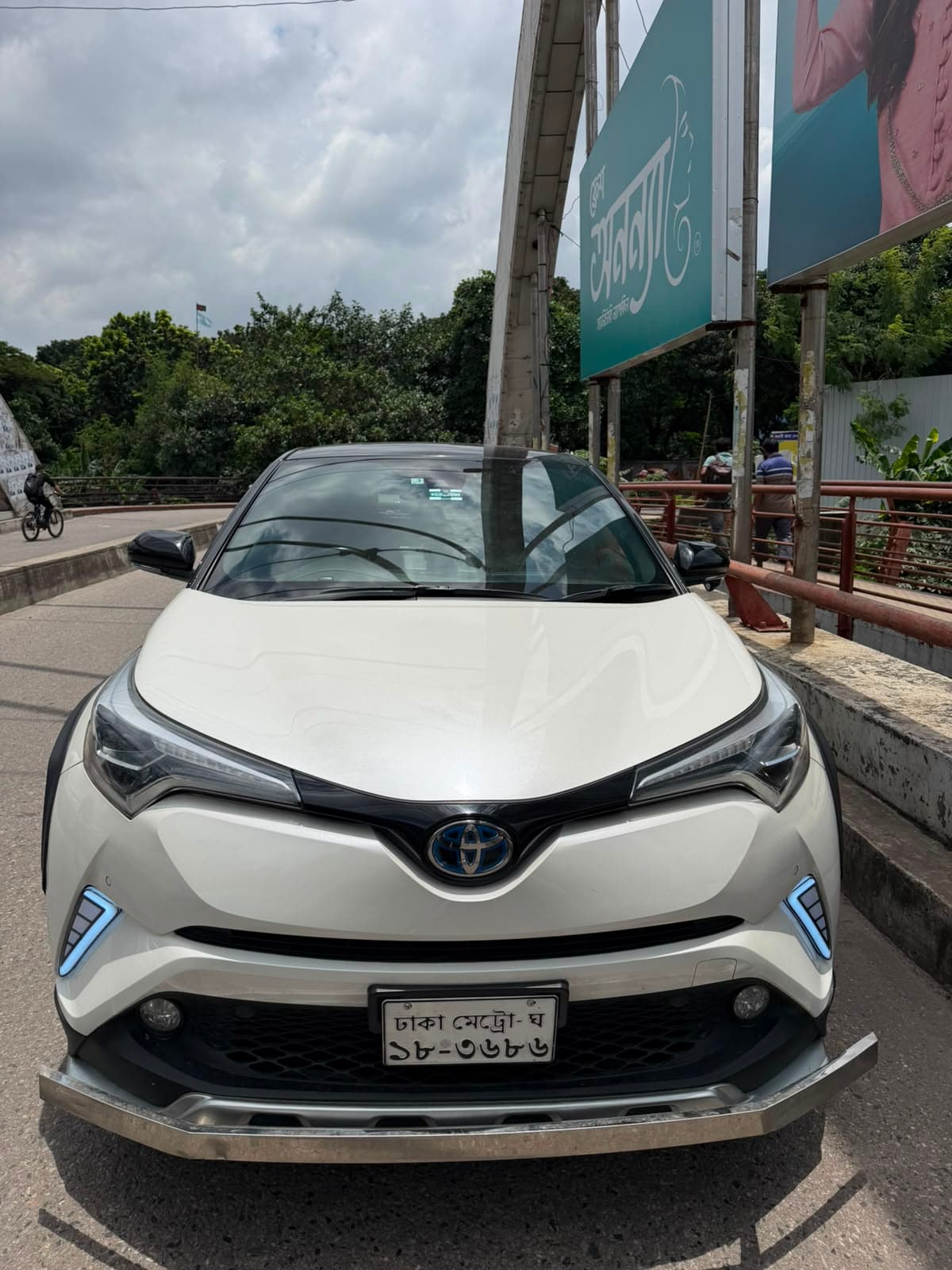 Toyota CHR Hybrid 2017 Dual Tone