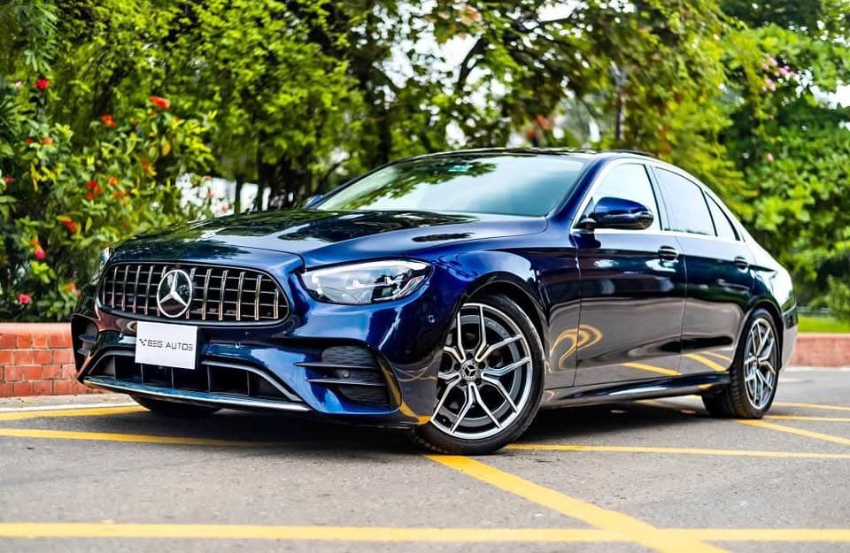 Mercedes-Benz E180.