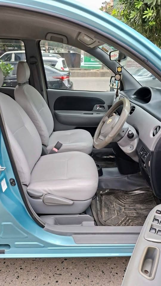Toyota Sienta (Key Start Octane+LPG Drive) view 4