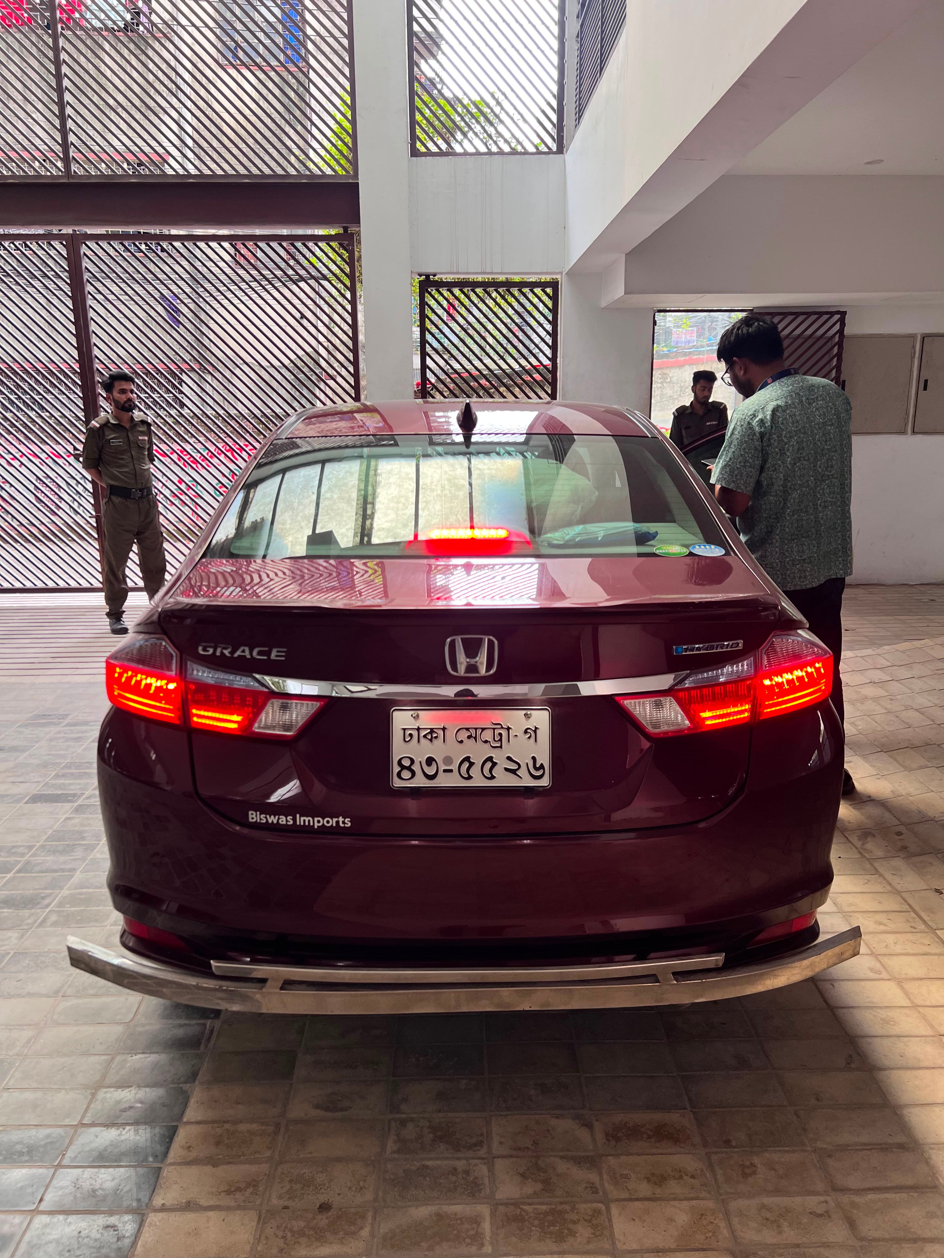 Honda Grace 2014 view 2