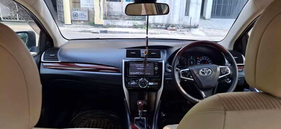 Toyota Premio view 5