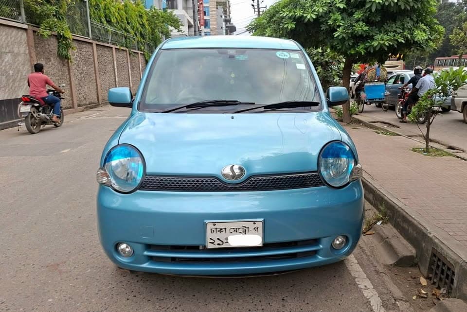 Toyota Sienta (Key Start Octane+LPG Drive) view 2