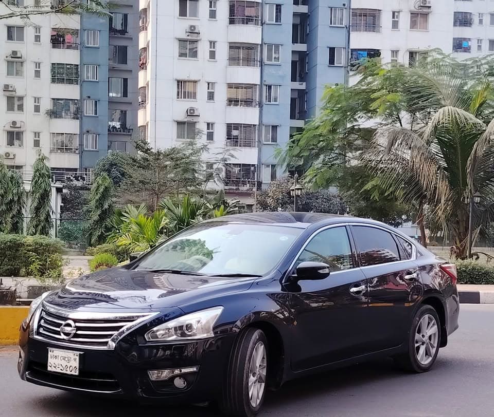 Nissan Teana view 4